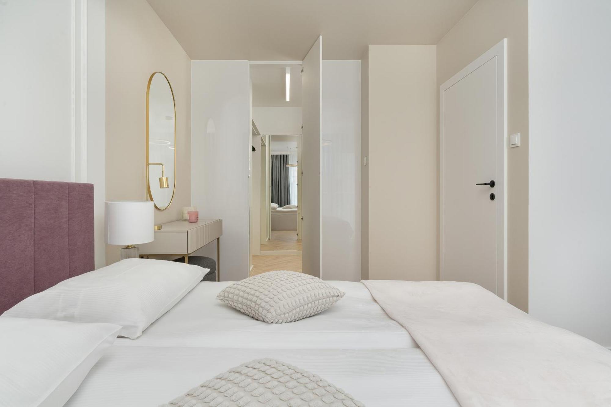 Elegancki Apartament Z Parkingiem Blisko Starego Miasta By Noclegi Renters Wrocław Extérieur photo